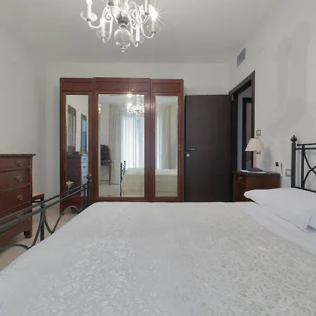 Sleeps 11 Pool Air Con * 카사라노