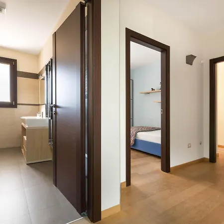 Sleeps 11 Pool Air Con 카사라노